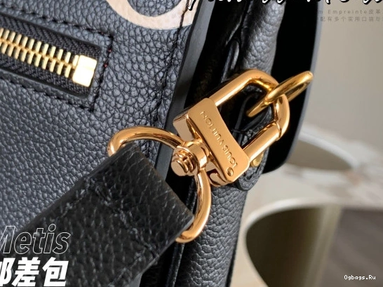 VUITTON MÉTIS POCHETTE LOUIS 1218